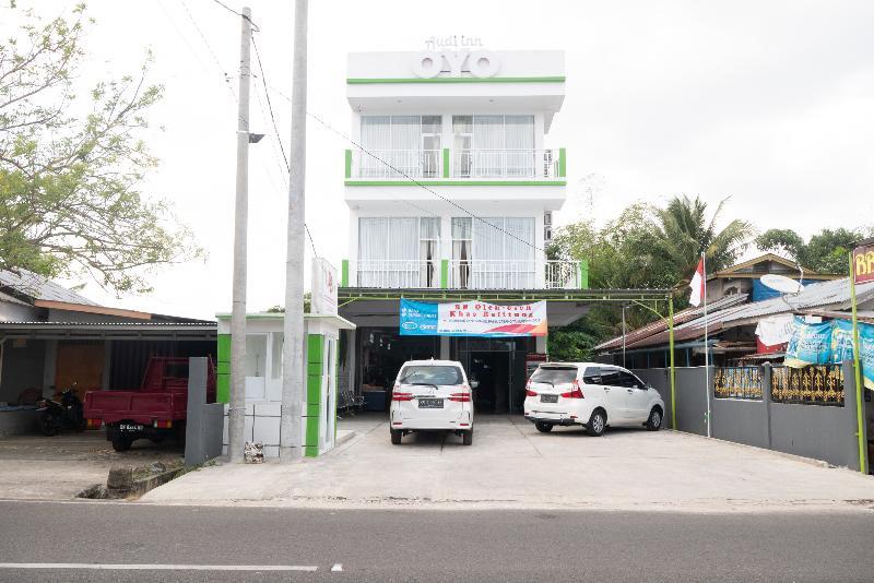 Audi Inn Hotel Tanjung Pandan Exterior photo